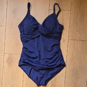 Jantzen Navy Classic Fit Cupped V neck One Piece Swimsuit  Sz 12